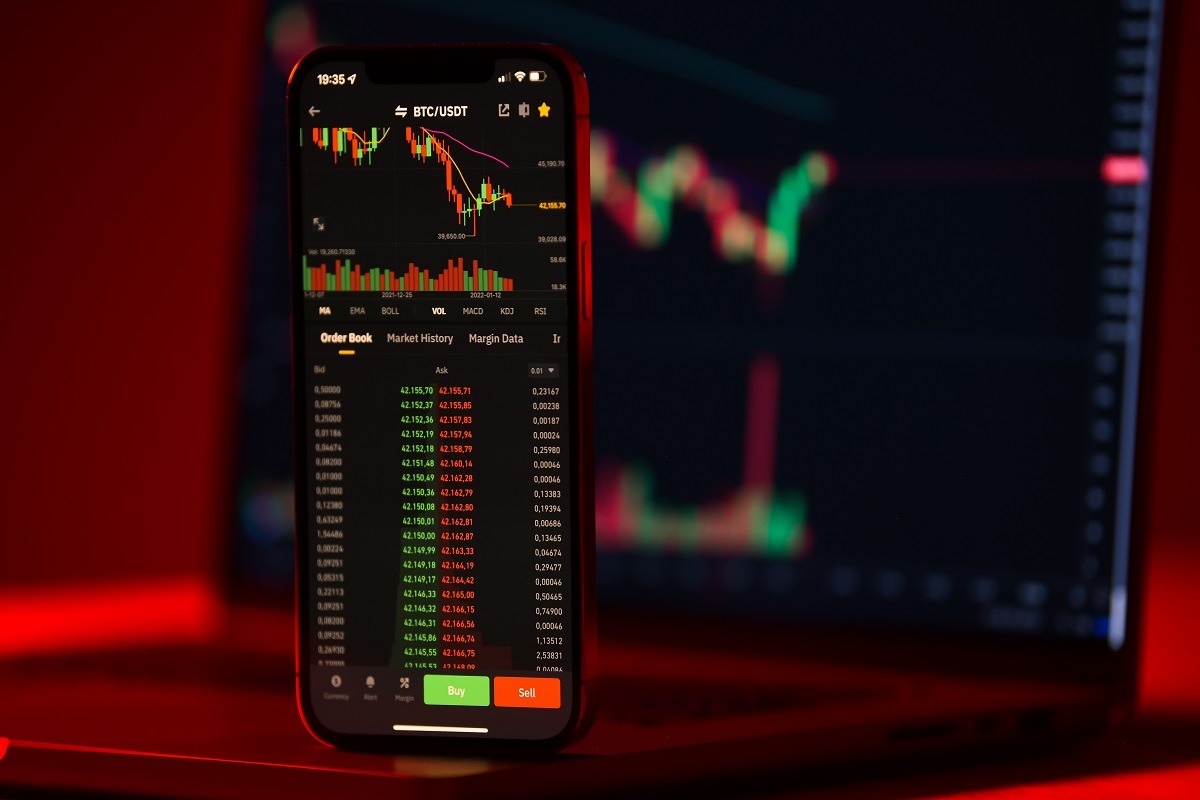 Why Are Cryptocurrencies Better Than Stocks for Investment?